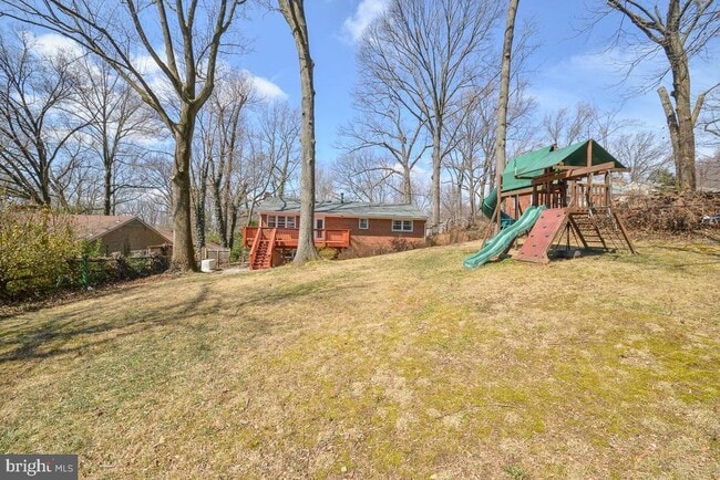 Building Photo - 3035 Hazelton St