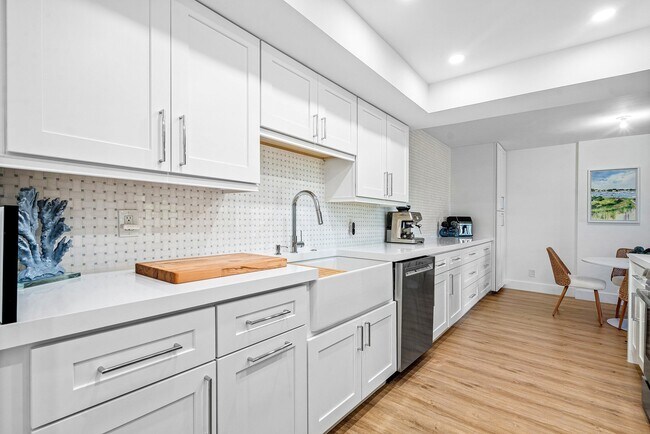 Building Photo - 1111 S Ocean Blvd