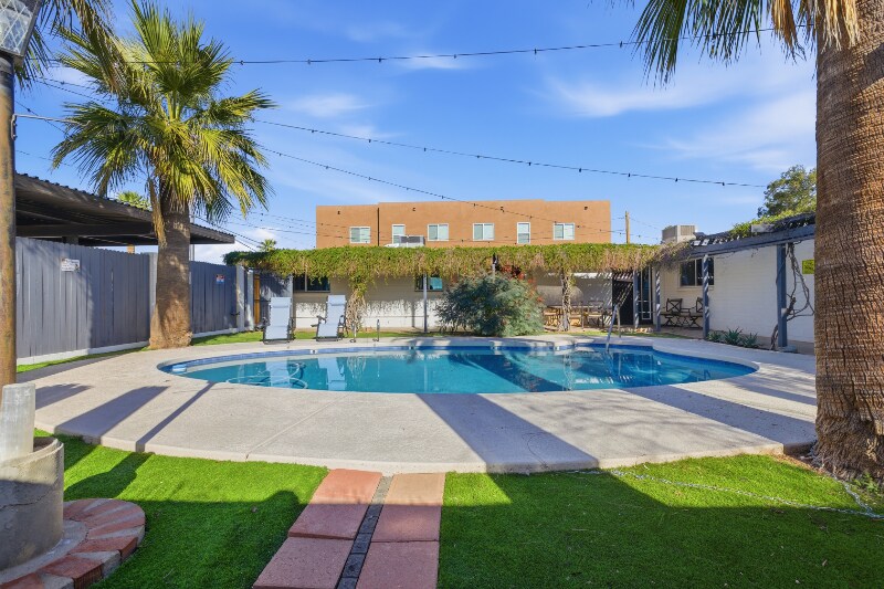 Building Photo - 4235 N 13th Pl