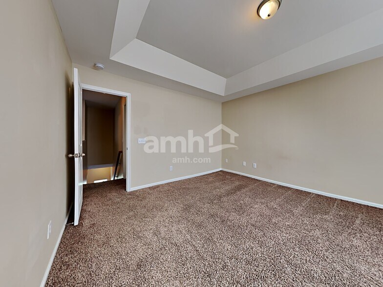 Building Photo - 577 English Oak Cir