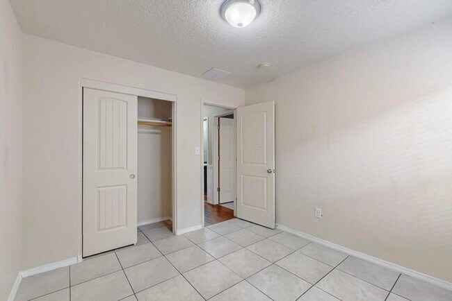 Building Photo - 1131 Desert Sunflower Dr NE