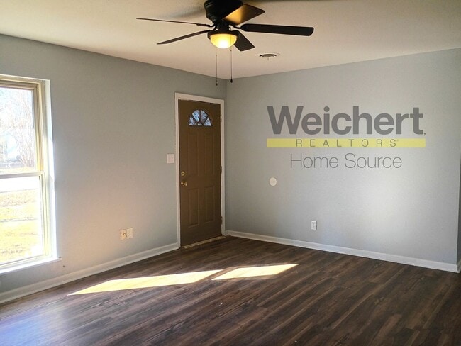 Building Photo - Spacious 4 Bedroom, Fully Updated & Move-In Ready!