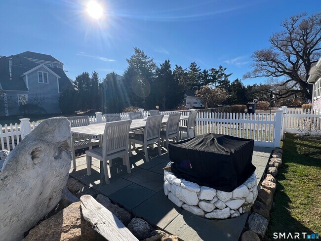 Building Photo - 624 Vineyard Point Rd