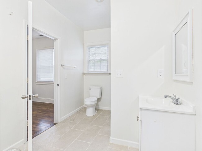 Building Photo - 2304 Concord Ave