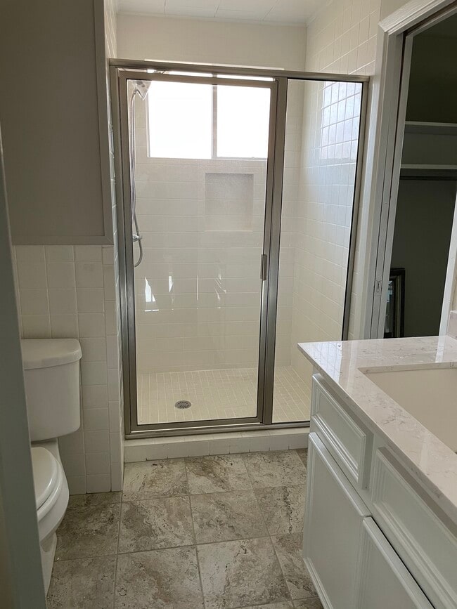 Updated hall bathroom - 1925 Driskill St