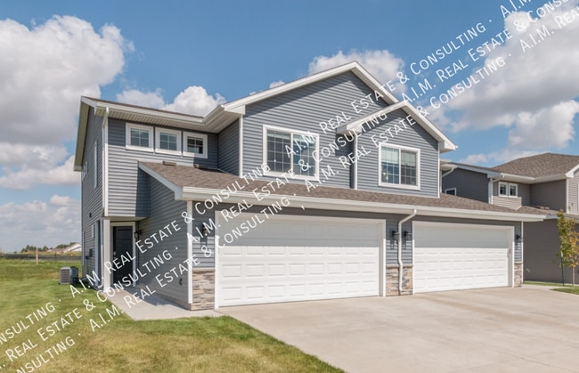 Primary Photo - 3915 NW Cedarwood Ln