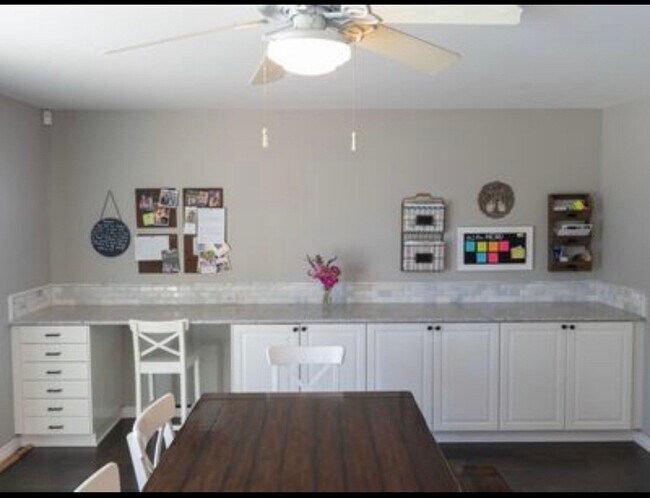 Building Photo - 1804 Sweet Briar Pl