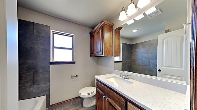 Building Photo - 14301 Peach Tree Dr