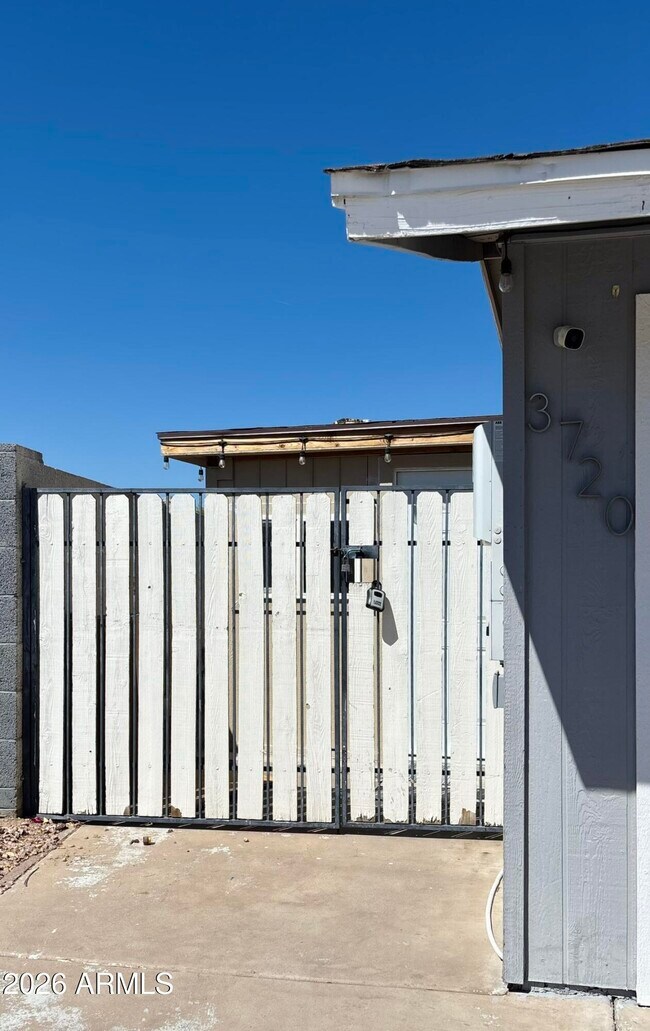 Building Photo - 3720 W Mauna Loa Ln