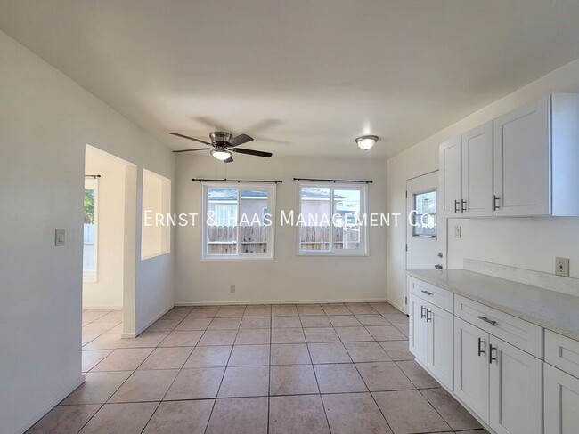 Building Photo - Wonderful 3 Bedroom Compton Home with Larg...