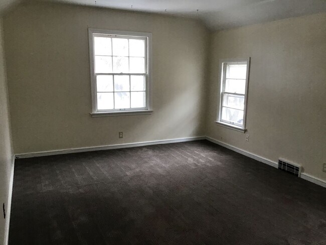 Building Photo - 3139 N 44th St