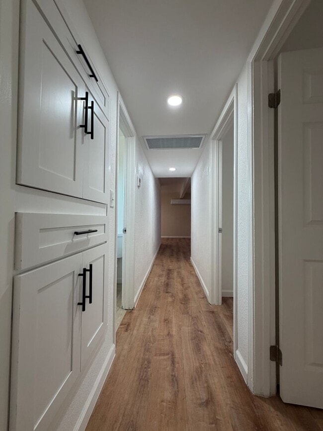 Building Photo - Beautiful 3 Bedroom/2 Bathroom Home for Rent/ $1800 Rent & $1800 Security Deposit