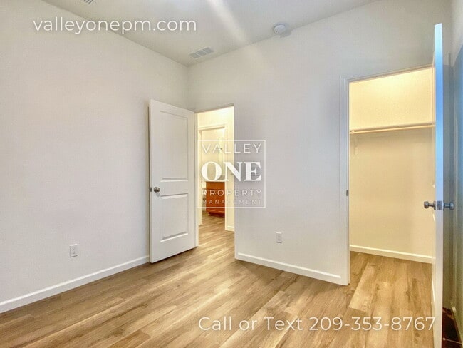 Building Photo - COMING SOON! 4 bedroom, 3 bath, pet-friend...