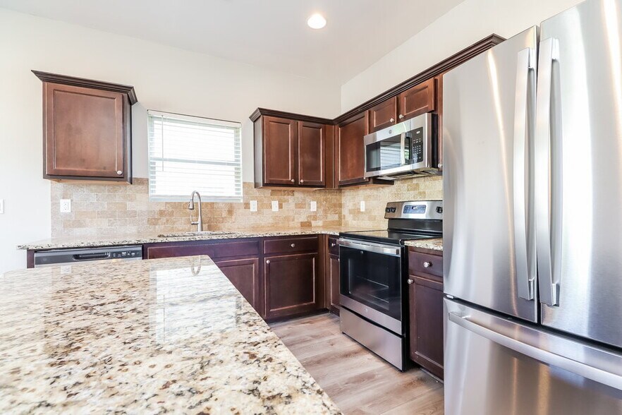 Building Photo - 1075 Lear Dr