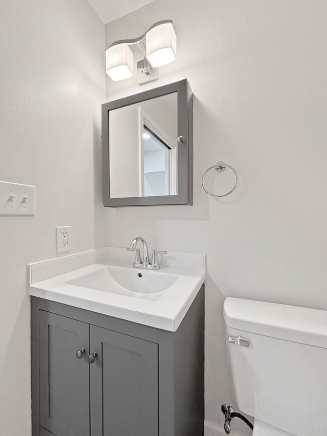 Building Photo - Charming 3BD/2BA House in Clairemont w/ W/...