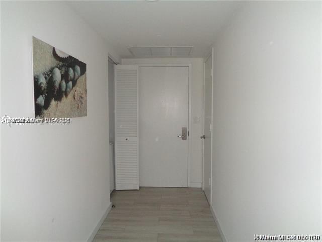 Building Photo - 2600 E Hallandale Beach Blvd