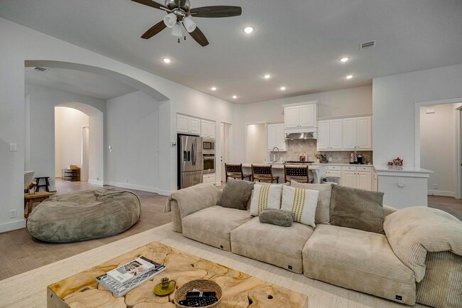 Building Photo - 7038 Cantera Manor Blvd