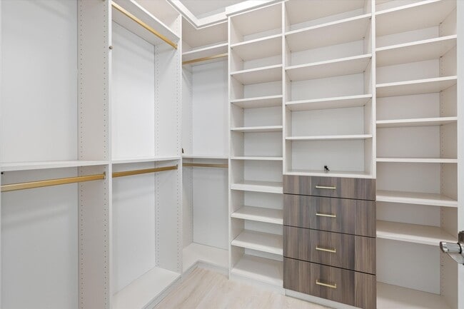Building Photo - 13211 Artisan Cir