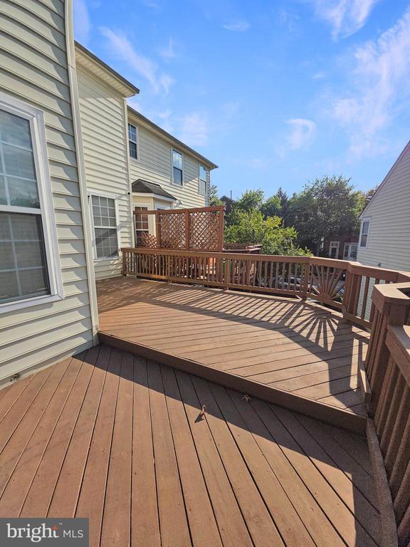 Building Photo - 9902 Woodview Dr