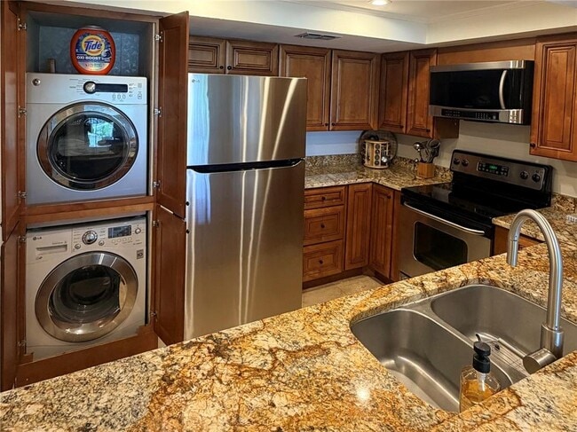 Building Photo - 5020 Bayshore Blvd