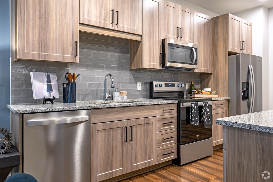 Axis Grand Crossing 1661 S Forum Dr Grand Prairie TX 75052