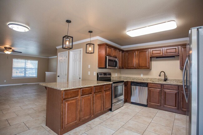 Building Photo - 2451-2451 N Brophy Cir