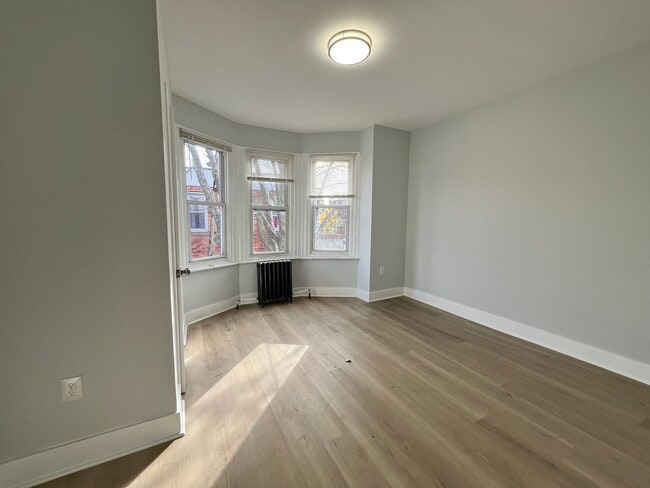 Building Photo - New Rehabbed 3bed/1.5bath in Grays Ferry