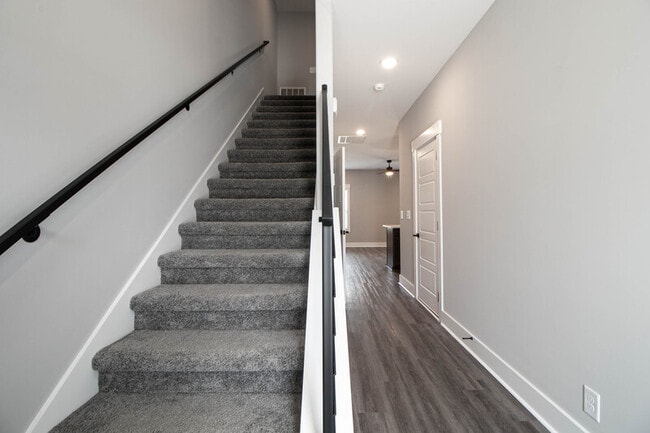 Building Photo - 1602 Jonathan Wade Cir