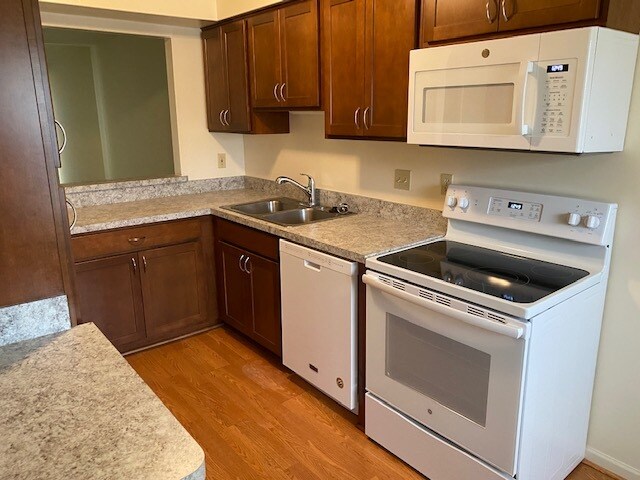 Full Kitchen - Pine Ridge Apartments