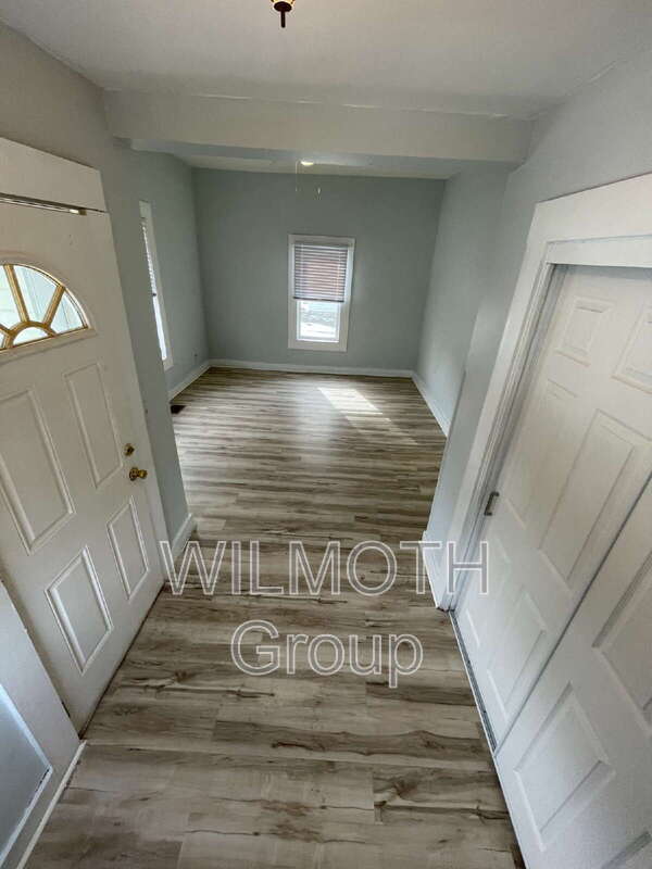 Building Photo - 610 S Gallatin St