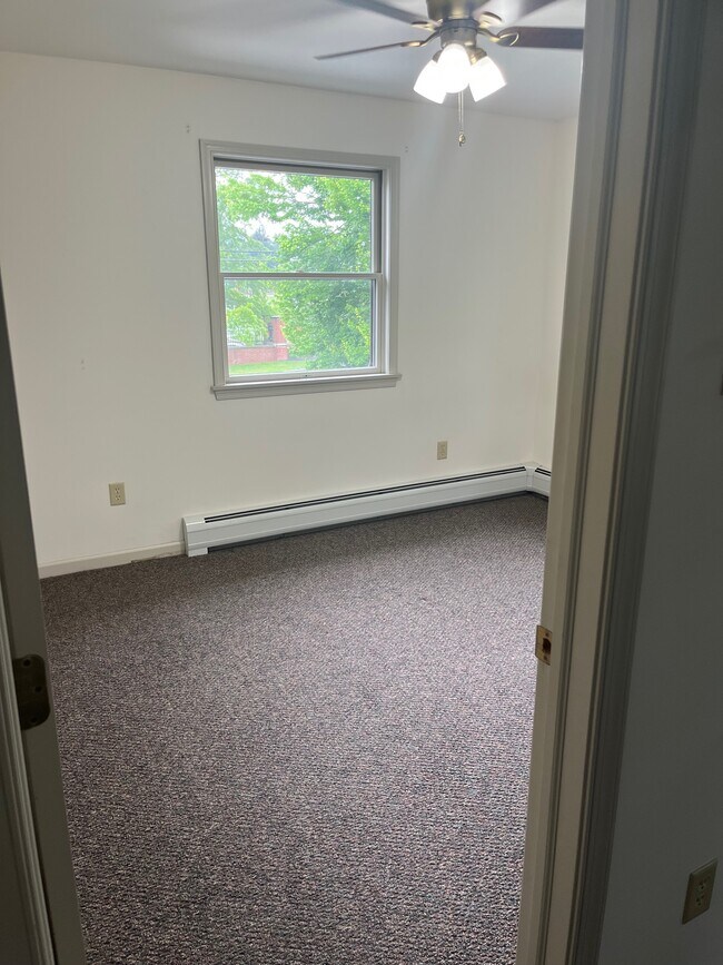 Building Photo - 3405 Sullivan Trl