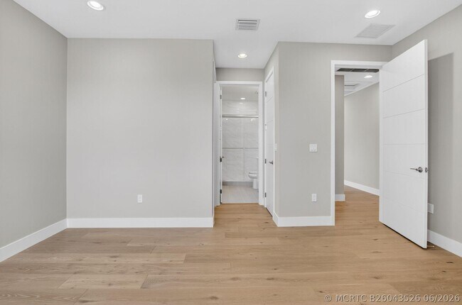Building Photo - 17089 Rainbow Fls Trl