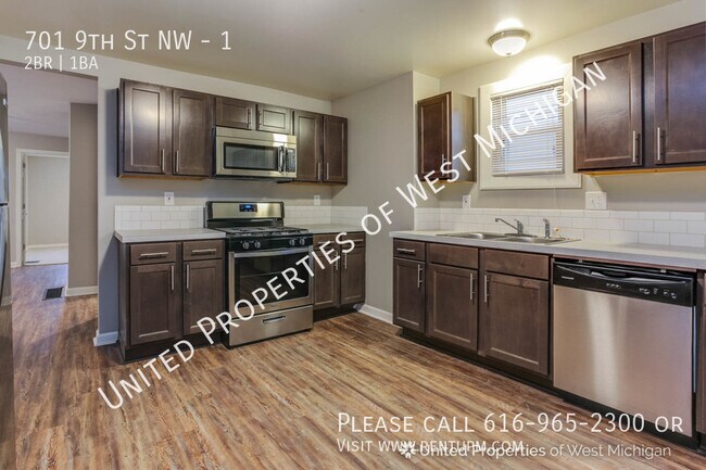 Building Photo - 701 9th St NW