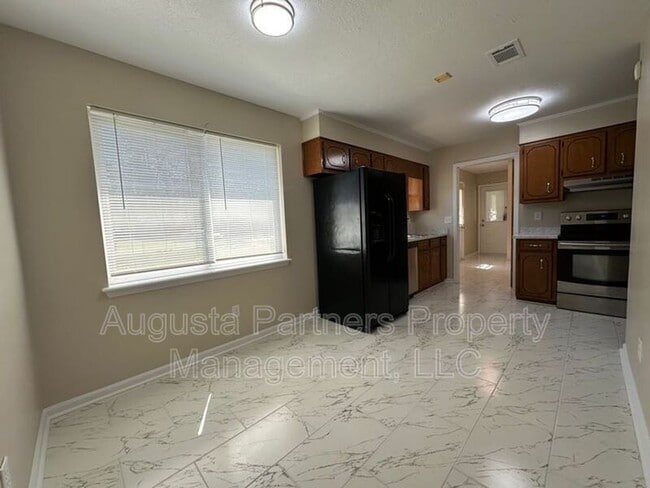 Building Photo - 3520 Stafford Dr