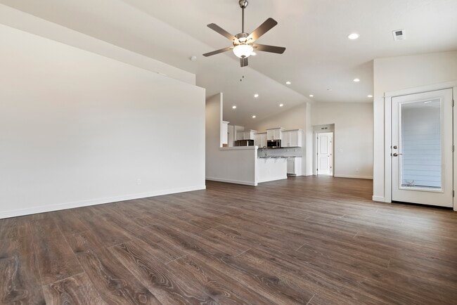 Building Photo - 5904 Lekeitio Dr