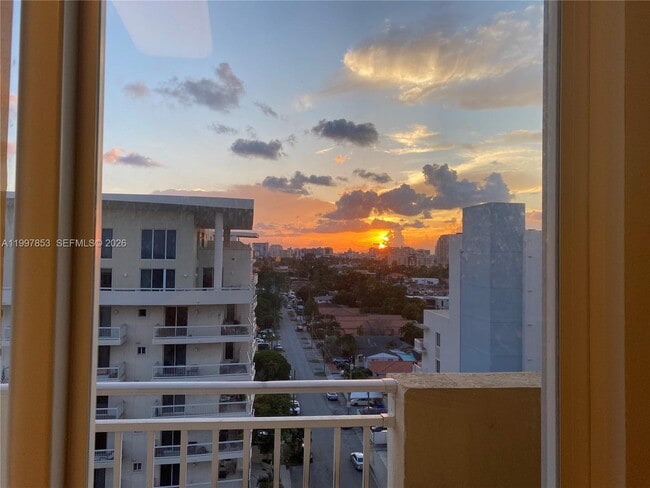 Building Photo - 2425 SW 27th Ave