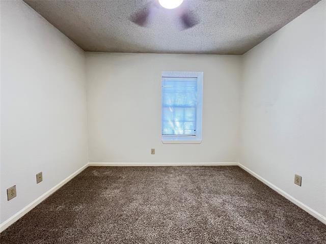 Building Photo - 2019 Longmeadow Ct