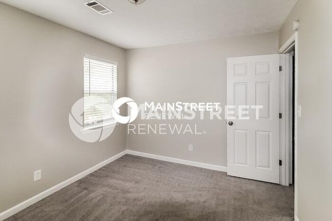 Building Photo - 3 Bedroom Pet-Friendly Home in Stockbridge, GA with Main Street Renewal