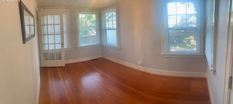 Backroom/Dining room - 915 John Adams St