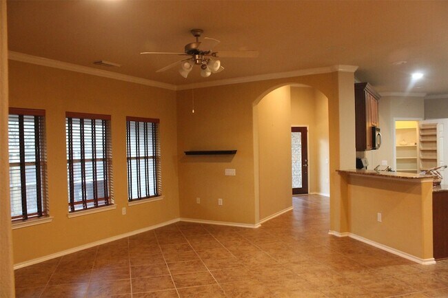 Building Photo - 111 W Kentwick Pl