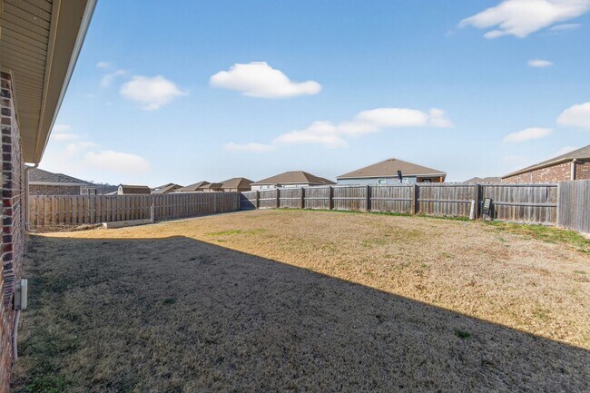 Building Photo - Charming home in Bentonville School District