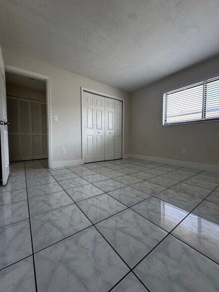 Building Photo - 1310 W 29th St