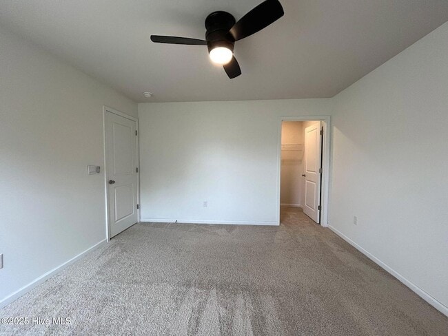 Building Photo - 275 Roberts Pl