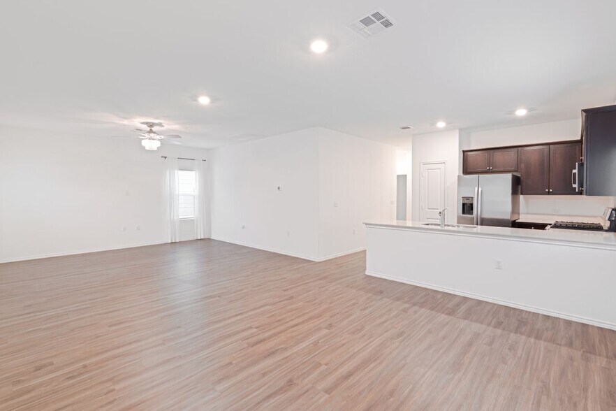 Building Photo - 2308 Nightview Dr