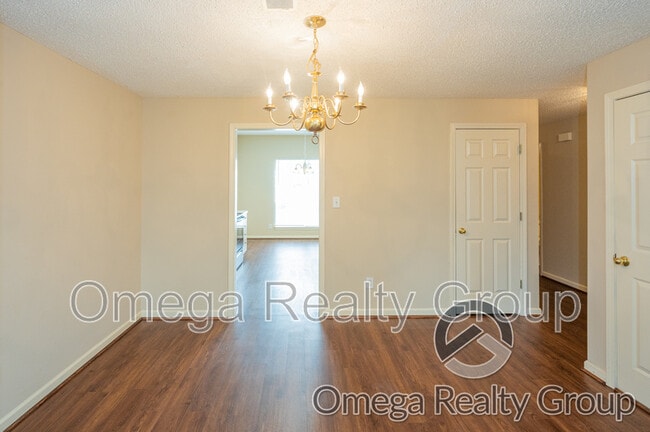 Building Photo - 1934 Live Oak Trce