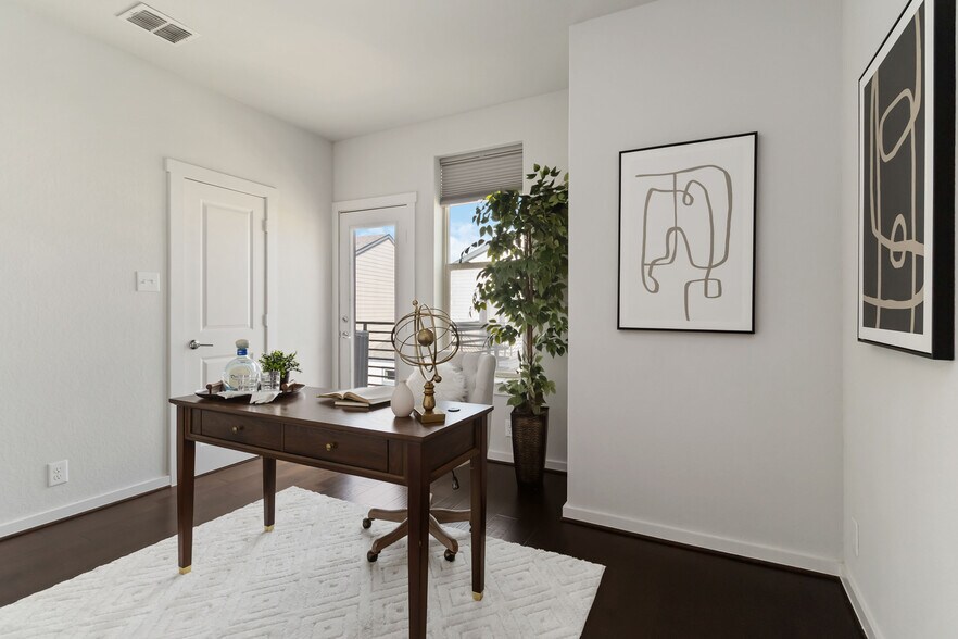 Building Photo - 2104 N Saint Marys St