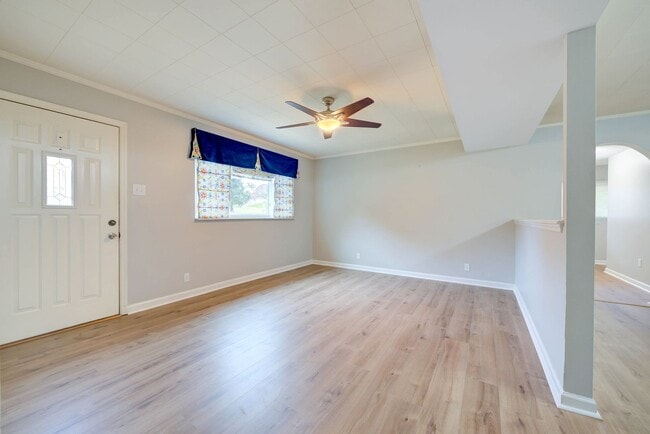 Building Photo - Dog Friendly 3 Bed 1 Bath Ranch Home With ...