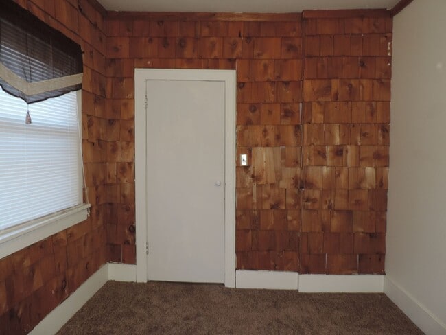 Building Photo - Application Pending - Two Bedroom Home in ...