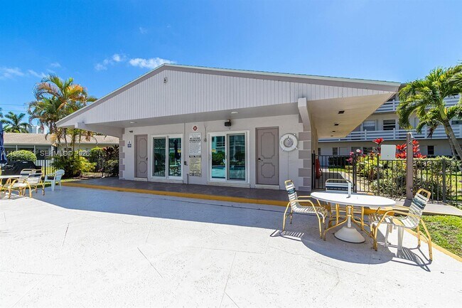 Building Photo - 700 Layne Blvd