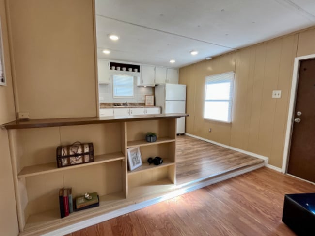 Building Photo - 106 Oleander Dr